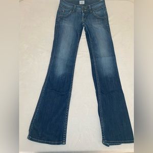 Hudson Beth Mid-Rise Baby Bootcut Jeans